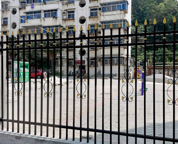 十堰鐵藝護欄的維護常識是什么？